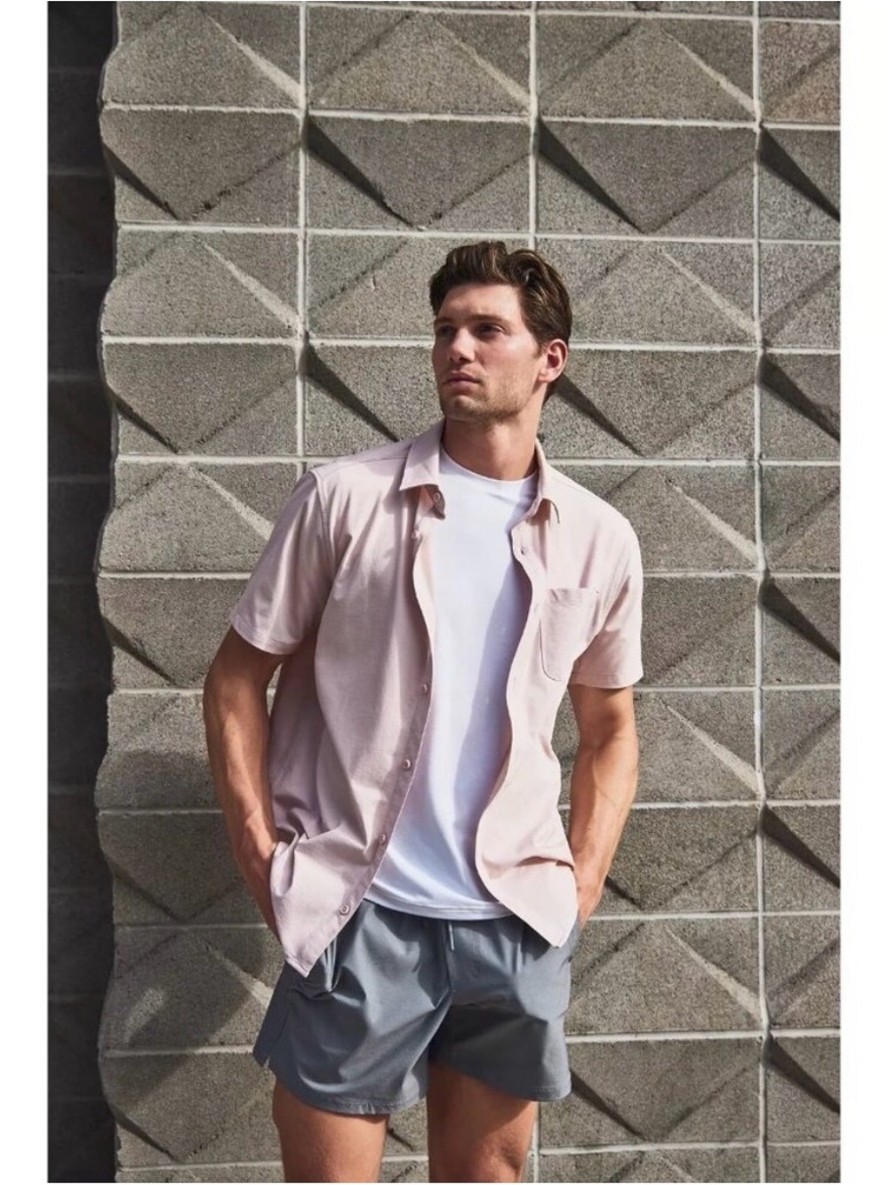 Men's Light Pink Short-Sleeve Button-Down Shirt — Casual Cotton Blend